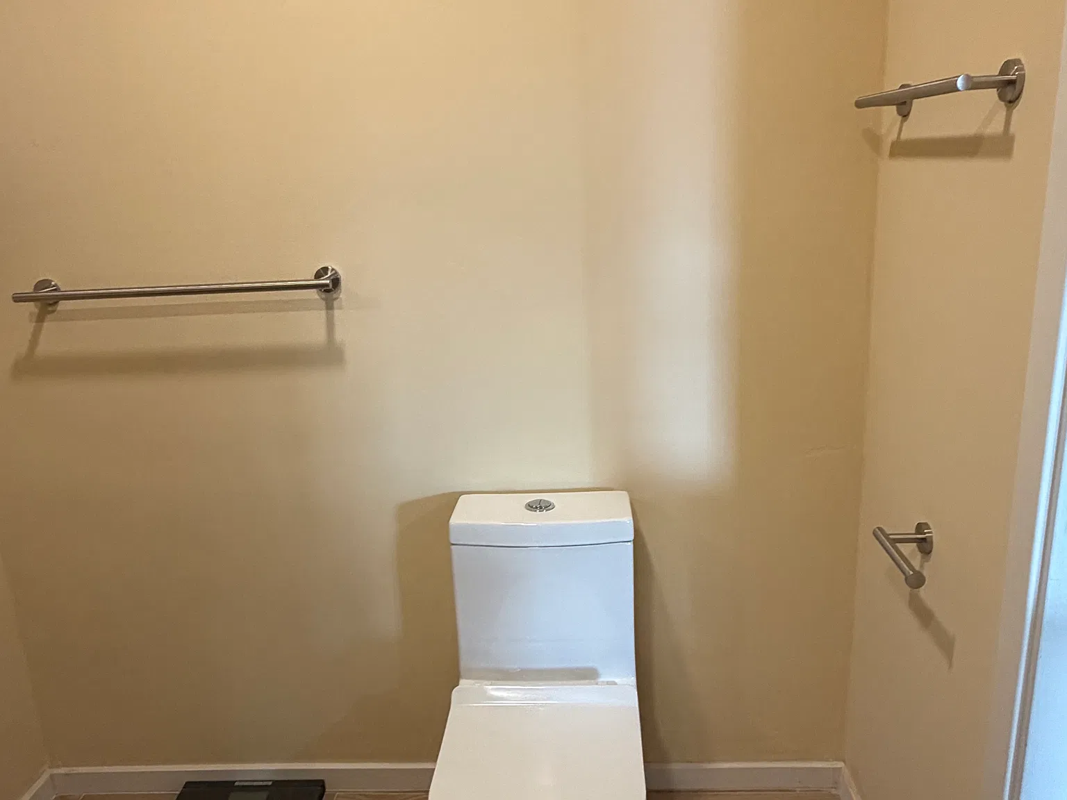 1 bed, 2500 sqft, $1,750 — Photo 3