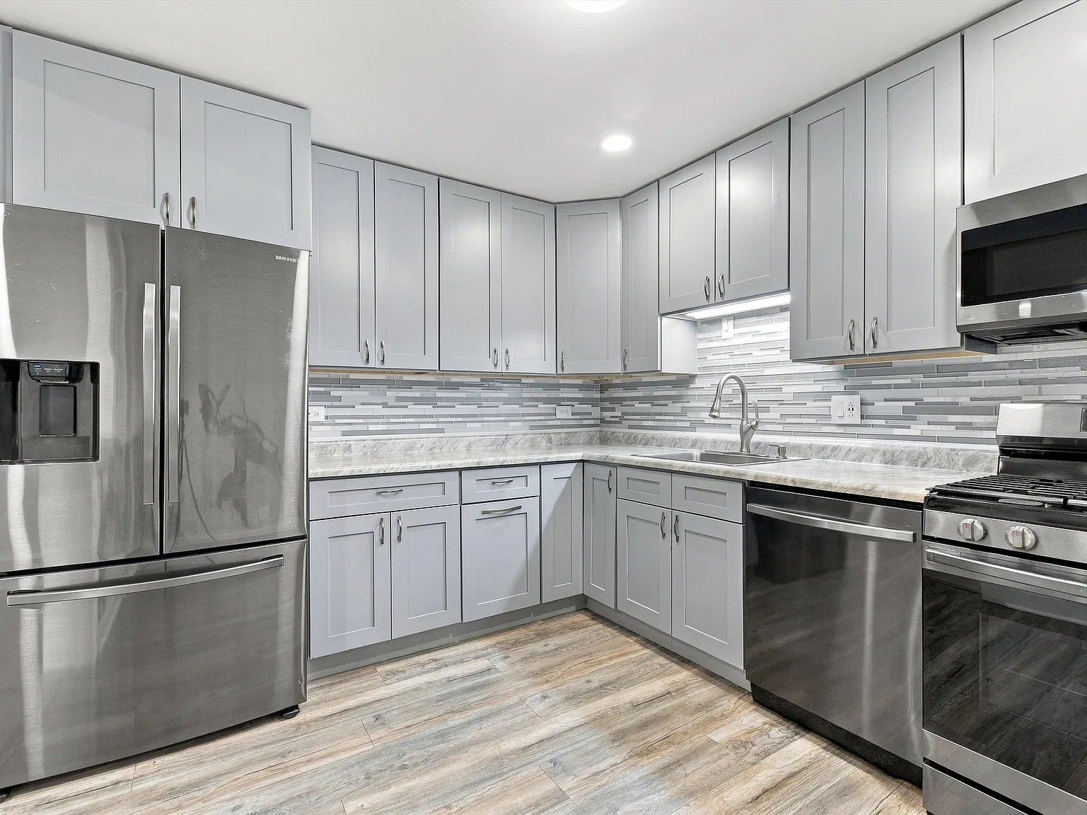 505 S Cleveland Ave — Photo 2