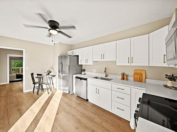 5th image of 40 Eastern Ave