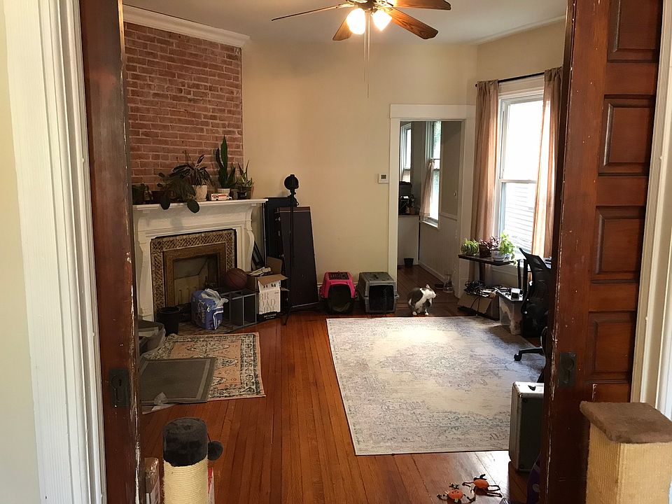 1st image of 262 Ashland Ave APT 1