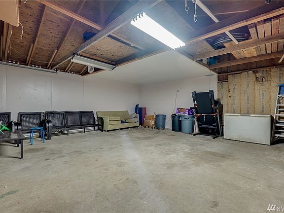 4th image of 1100 Stavis Ln NW