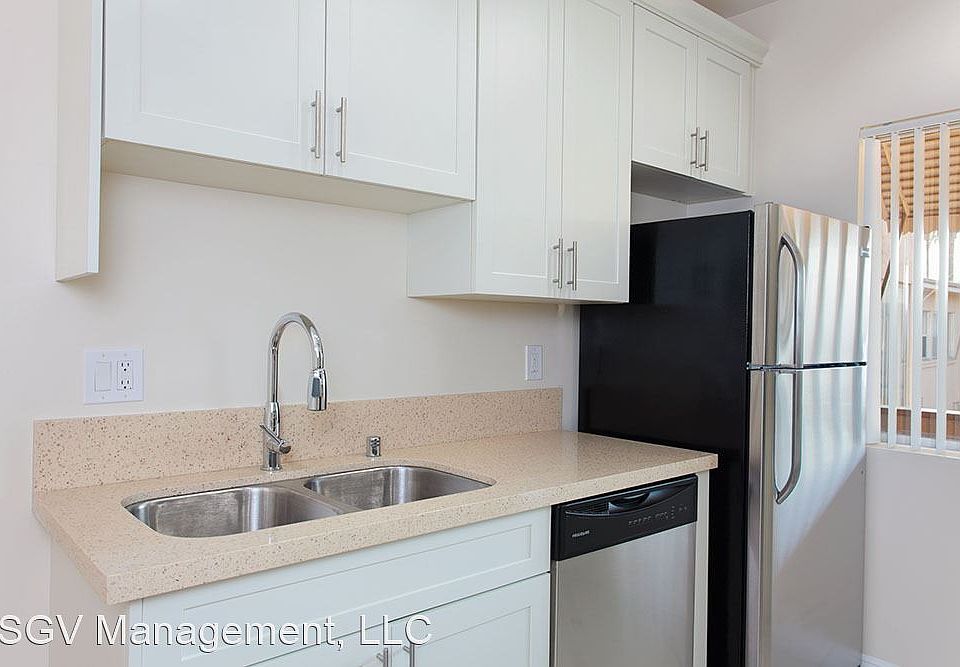 1st image of 209 E Live Oak St #5