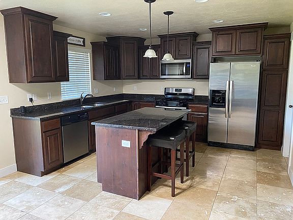 3rd image of 809 S West Park Dr