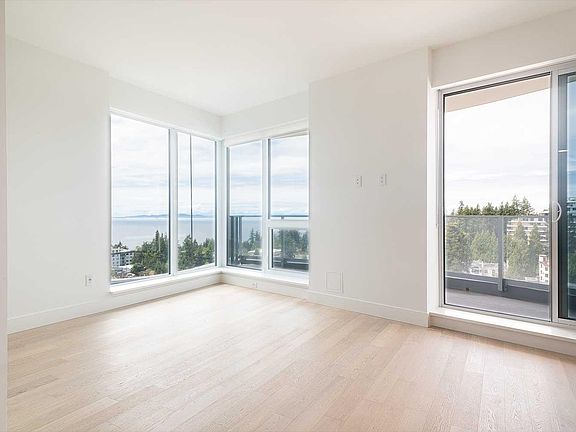 3rd image of 1475 Foster St #906