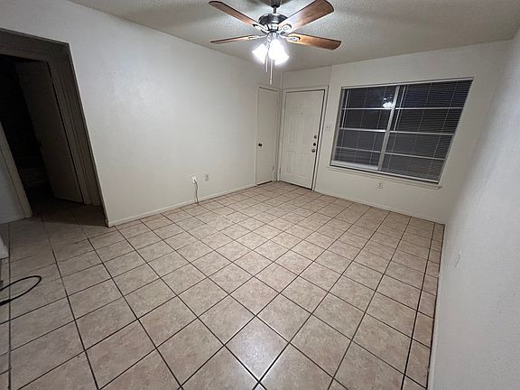 4th image of 106 W Anderson Ave