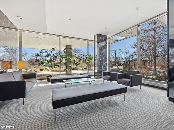 4th image of 3900 N Lake Shore Dr APT 6D