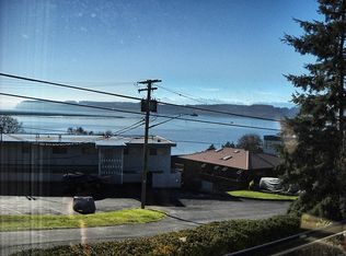 861 SE Regatta Dr APT 102, Oak Harbor, WA 98277