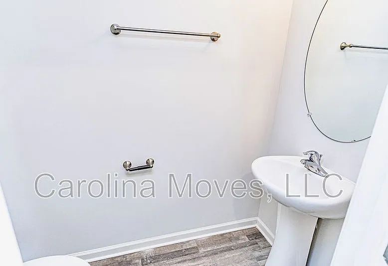 4 bed, 2.5 bath, 2080 sqft, $1,725 — Photo 4