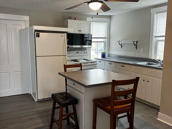 4th image of 201 Creamery Ln #B