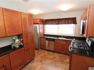 11 Westbrook Rd, Coram, NY 11727