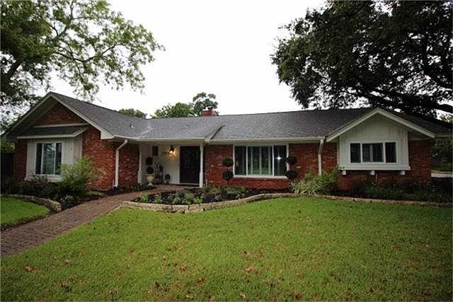 1st image of 1315 Antigua Ln
