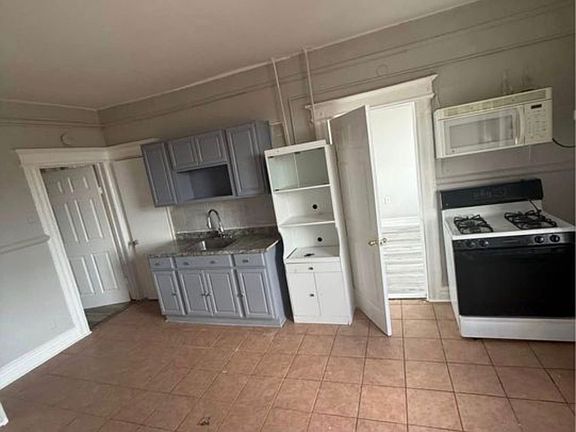 4th image of 255-227 Clifton Ave #10