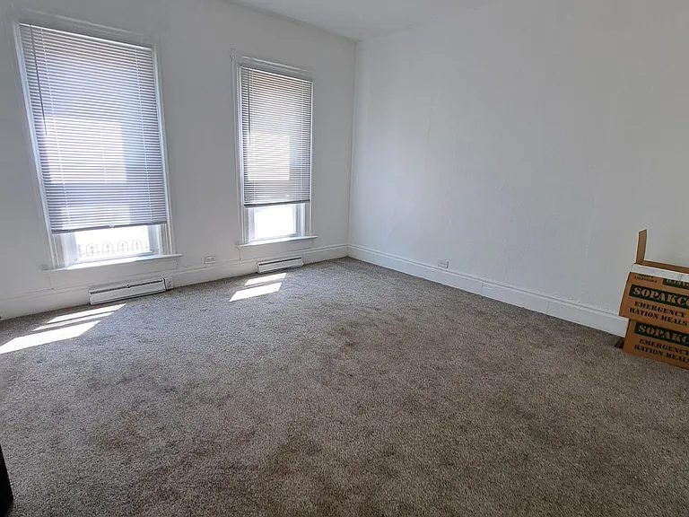 511 Parrot St — Photo 2