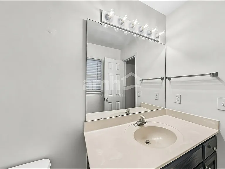 4601 Heritage Woods Dr — Photo 11