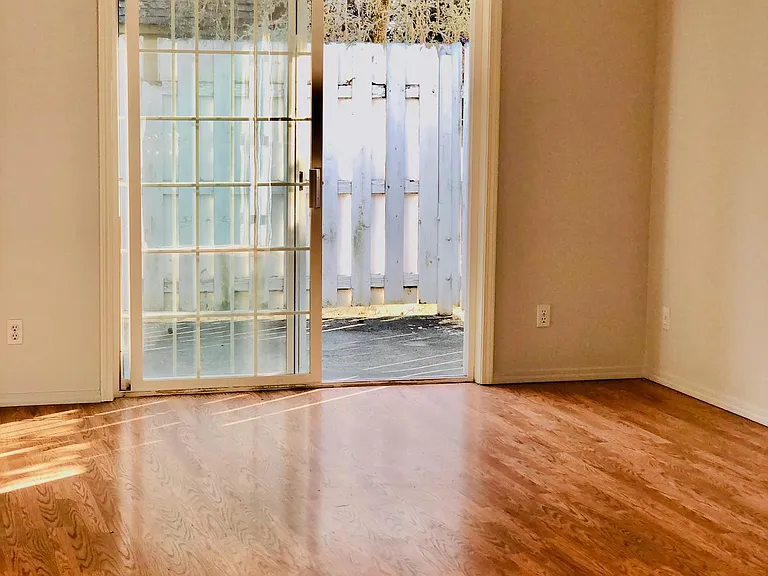 2802 W Maplewood Ave #103 — Photo 5