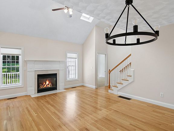 4th image of 27 Saint Andrews Way