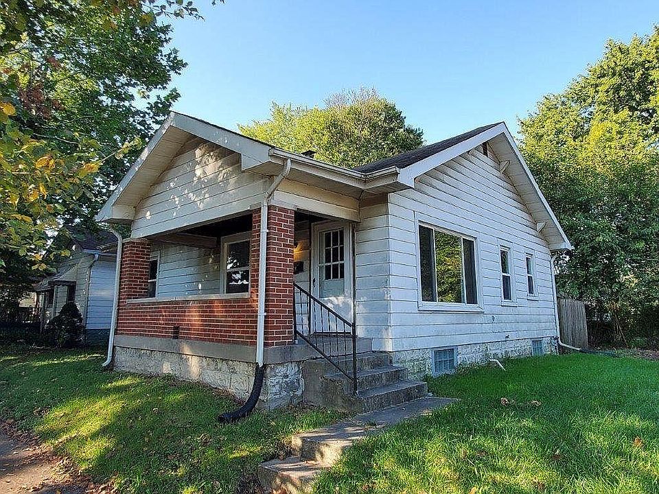 1st image of 1036 N Gladstone Ave