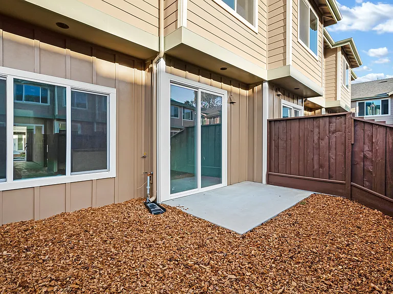42 Kamilah Deyn Cir — Photo 20