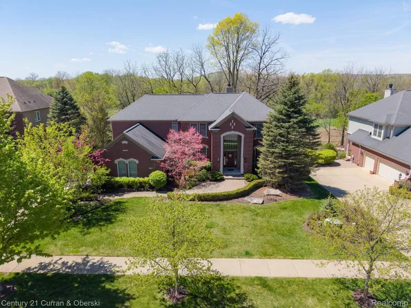 15965 Johnson Creek Dr, Northville, MI 48168