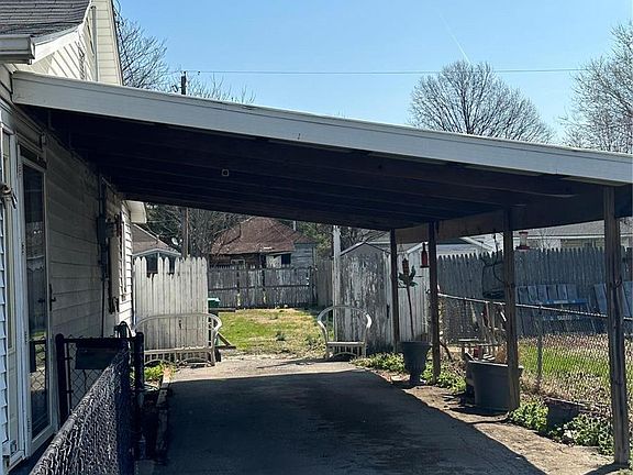 2nd image of 2420 Illinois Ave