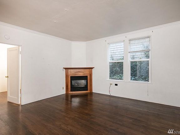 3rd image of 3026 4th Ave W #C