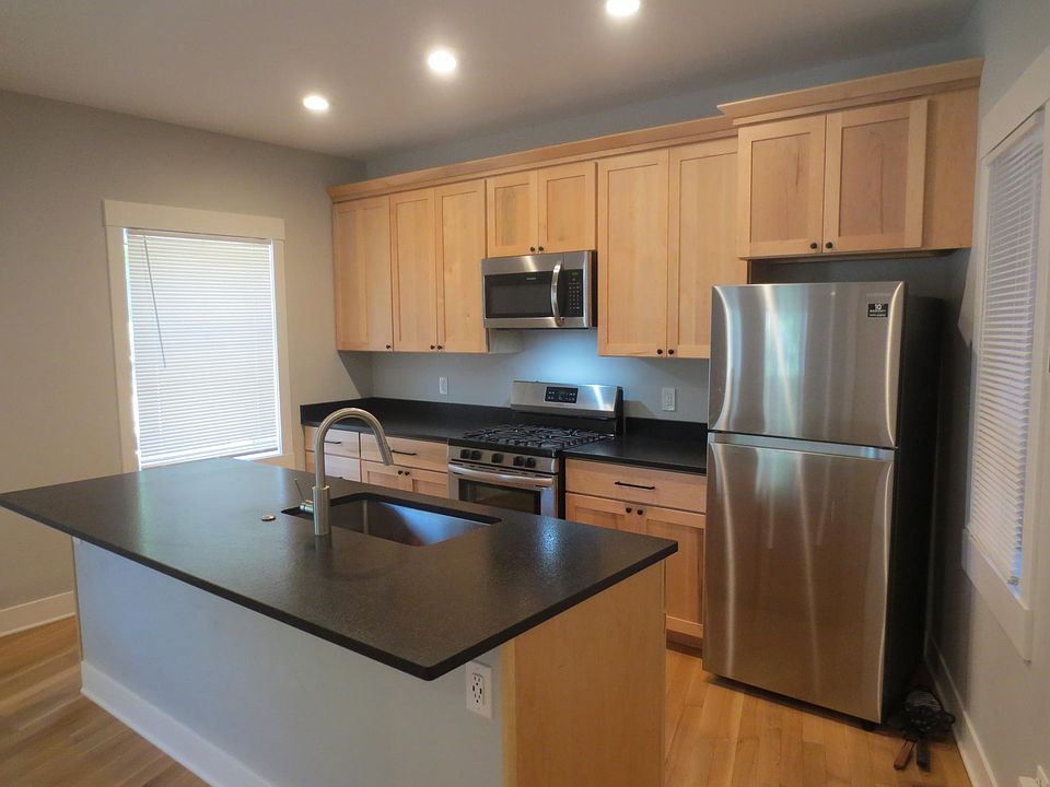 1st image of 4403 Franklin Blvd