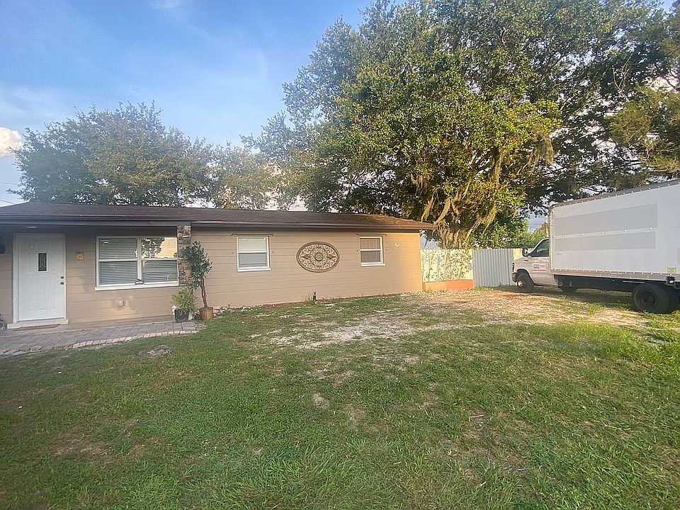 1st image of 210 Jefferson Dr