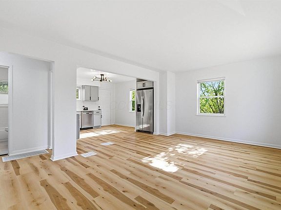 2nd image of 228 S Ashburton Rd