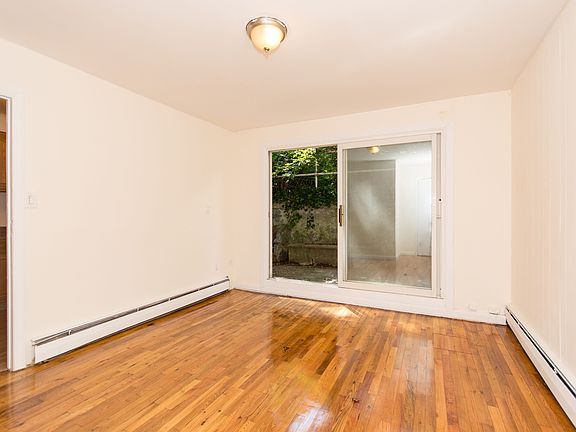 4th image of 3519 Riverdale Ave