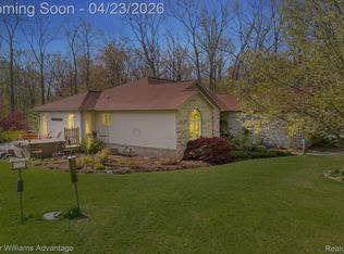 3370 Breezewood Ct, Ortonville, MI 48462