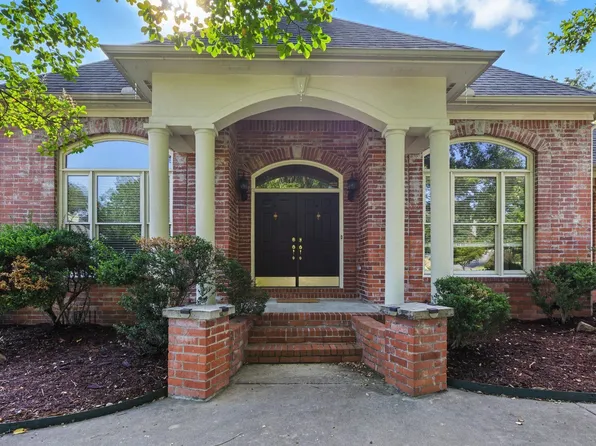 1 Marans Dr, Little Rock, AR 72223