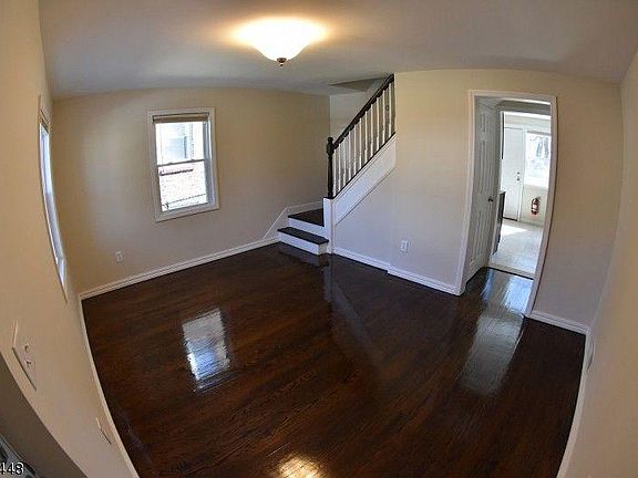 2nd image of 24 Dupont Pl #24
