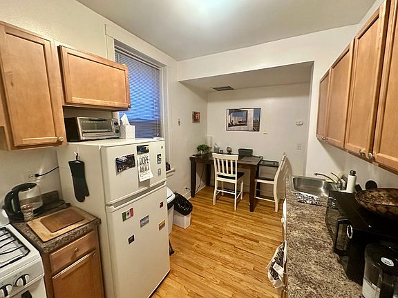 5th image of 4607 N Western Ave #2