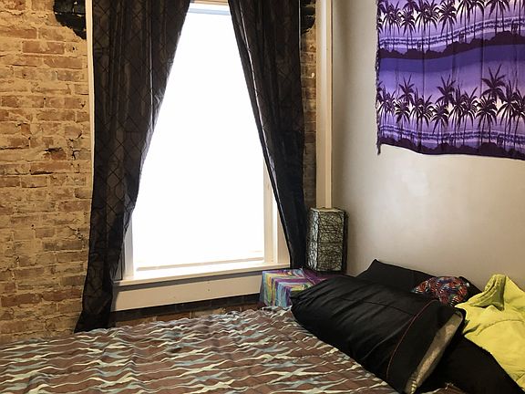5th image of 401 E Erie St #2
