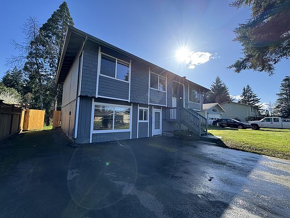 4th image of 4621 31st Ave SE Unit B
