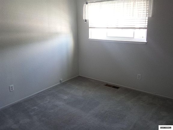 5th image of 1083 Bradley Sq