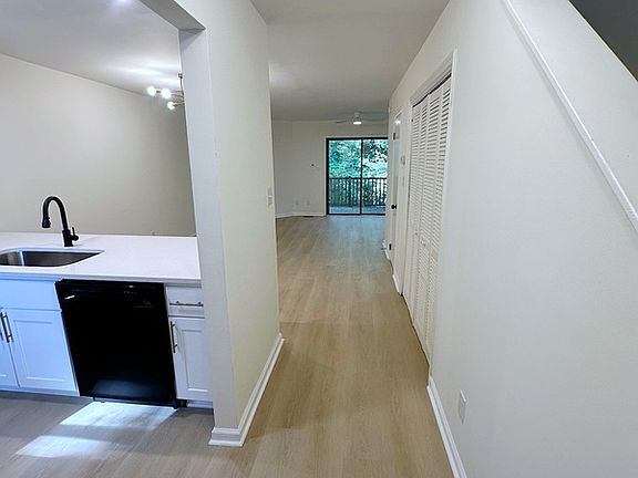 2nd image of 908 Hearthridge Ct APT B