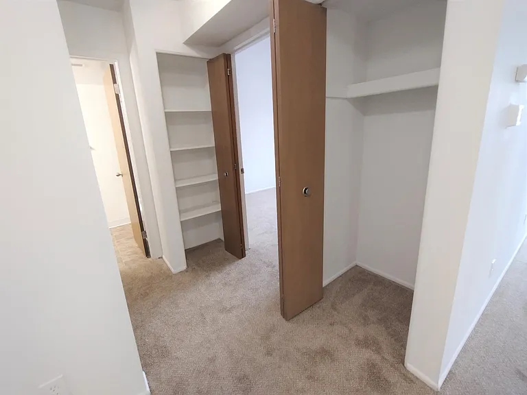 Charter Oaks Apartments — Photo 45