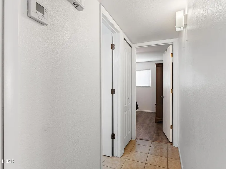 90 Mariposa Dr — Photo 9