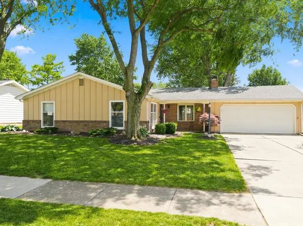 2422 Forest Valley Dr, Fort Wayne, IN 46815