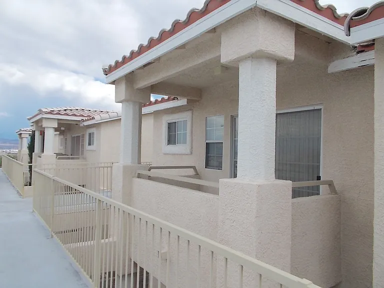 1825 Cutlass Dr — Photo 2