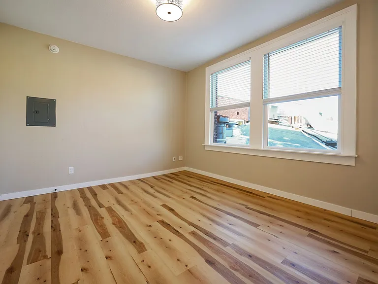 Sunnymot Apartments — Photo 9