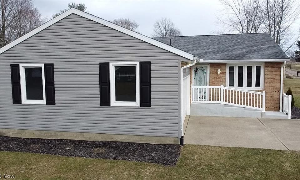 1st image of 4796 Leone St