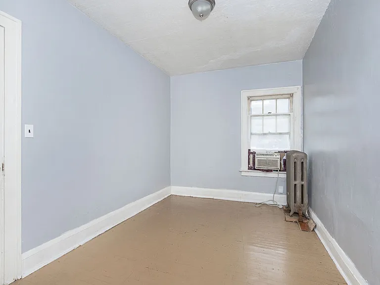 2827 Avondale Ave — Photo 9
