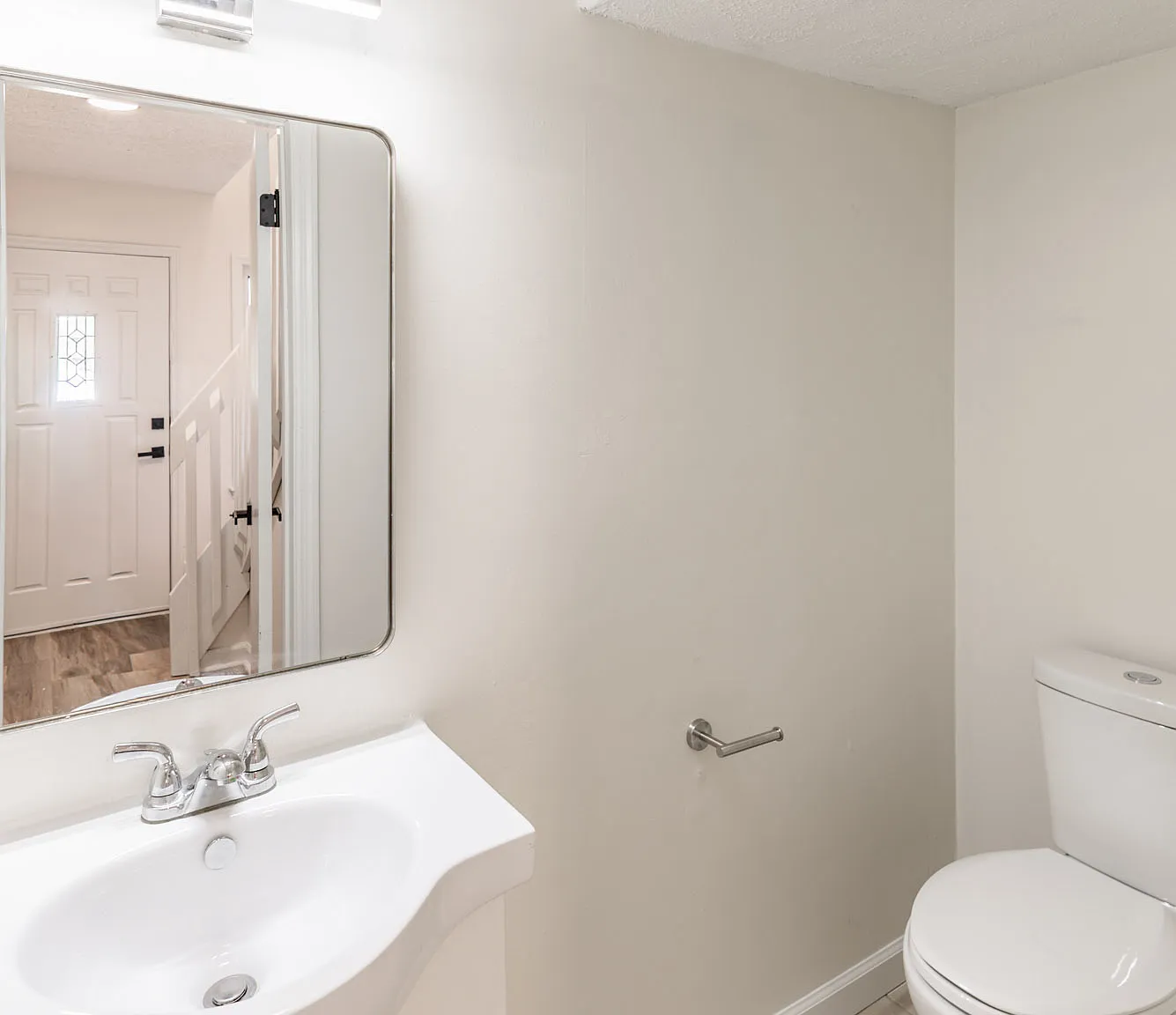 2 bed, 2.5 bath, 1306 sqft, $1,415 — Photo 3