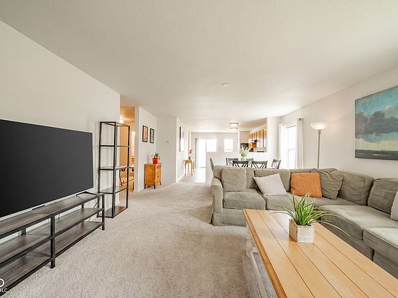 2nd image of 406 Warrior Ct