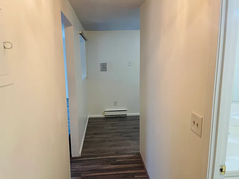127 English Village Rd — Photo 5