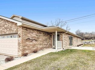 2127 Royal Crest Cir APT 1, Green Bay, WI 54311