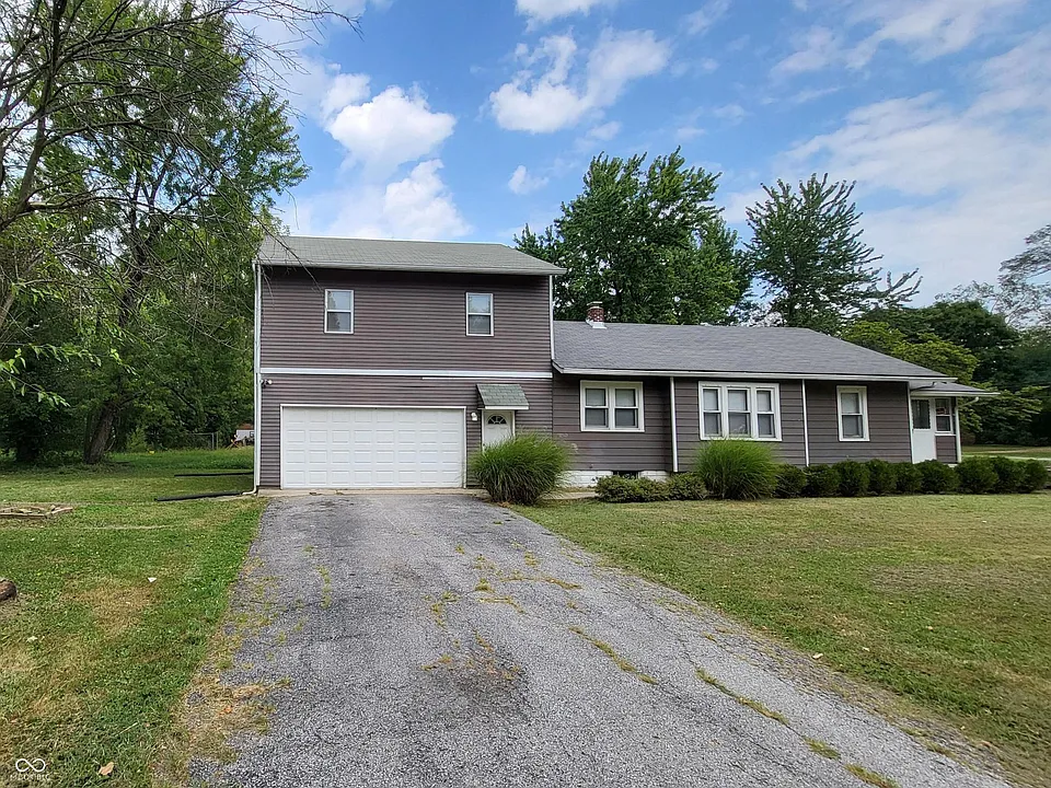 3854 1/2 S Sherman Dr