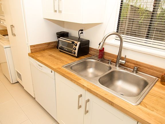 5th image of 804 Haverford Ave #804